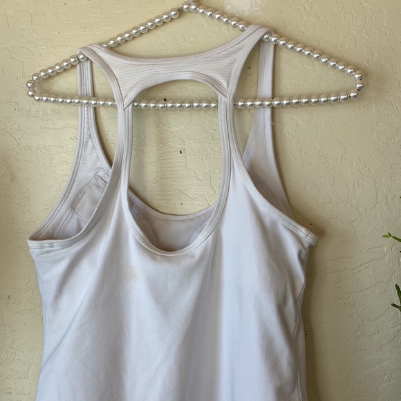 Nike athletic tank w built in bra - Picture 4 of 6